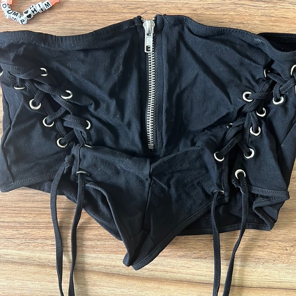 M black iheartraves lace-up zip-up booty shorts